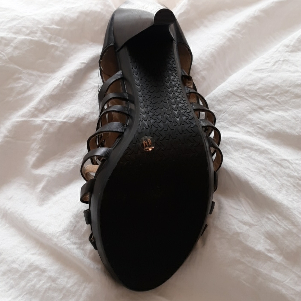 Shoes - Picture 4 of 5